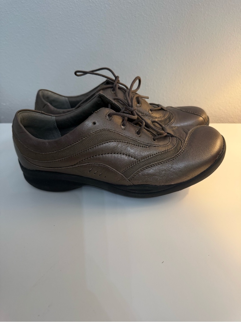 Clarks In Motion Bronze Metallic Leather Comfort Walking Shoes Lace Up 8W Travel